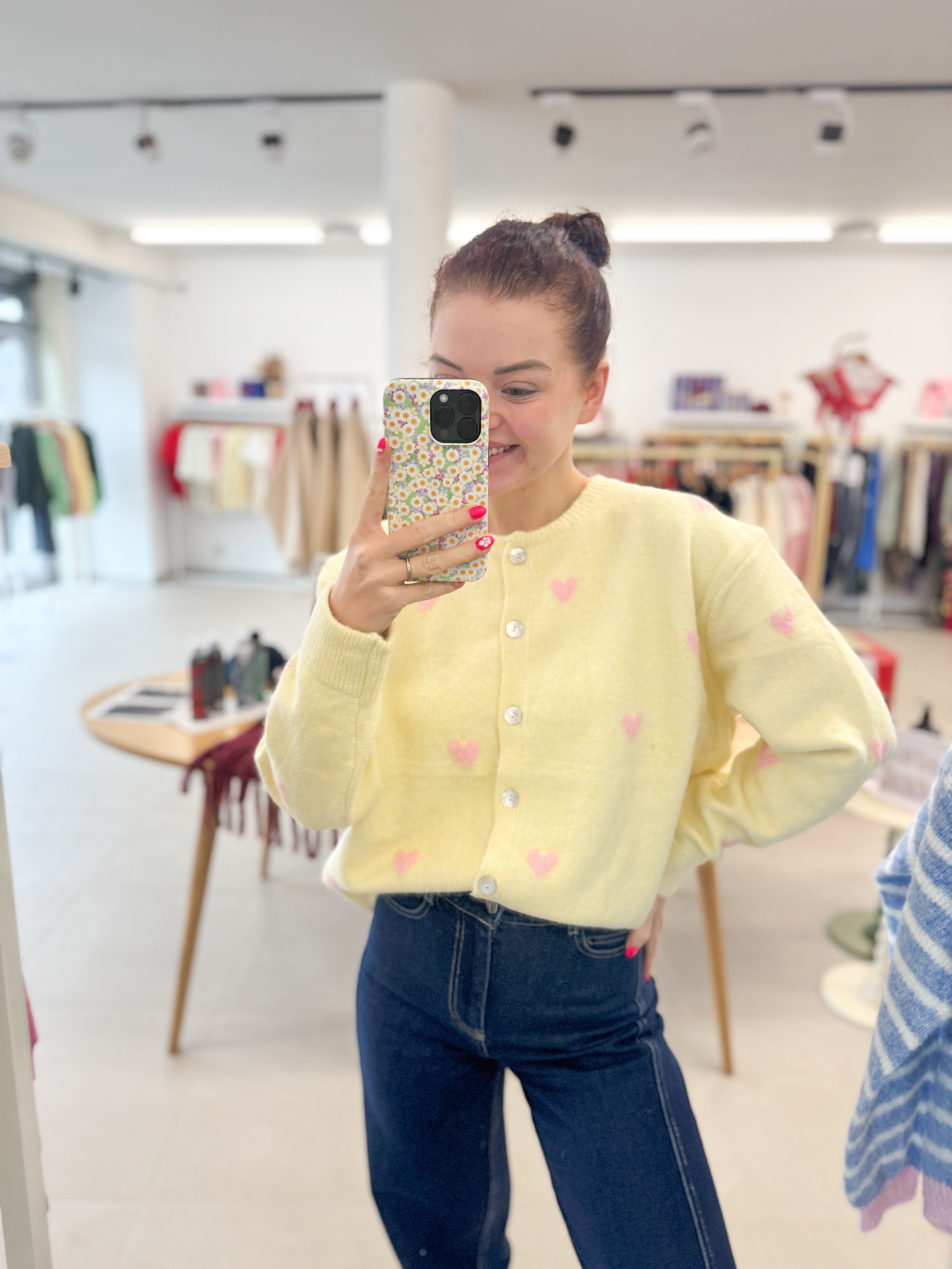 Yellow button knit - Pink hearts