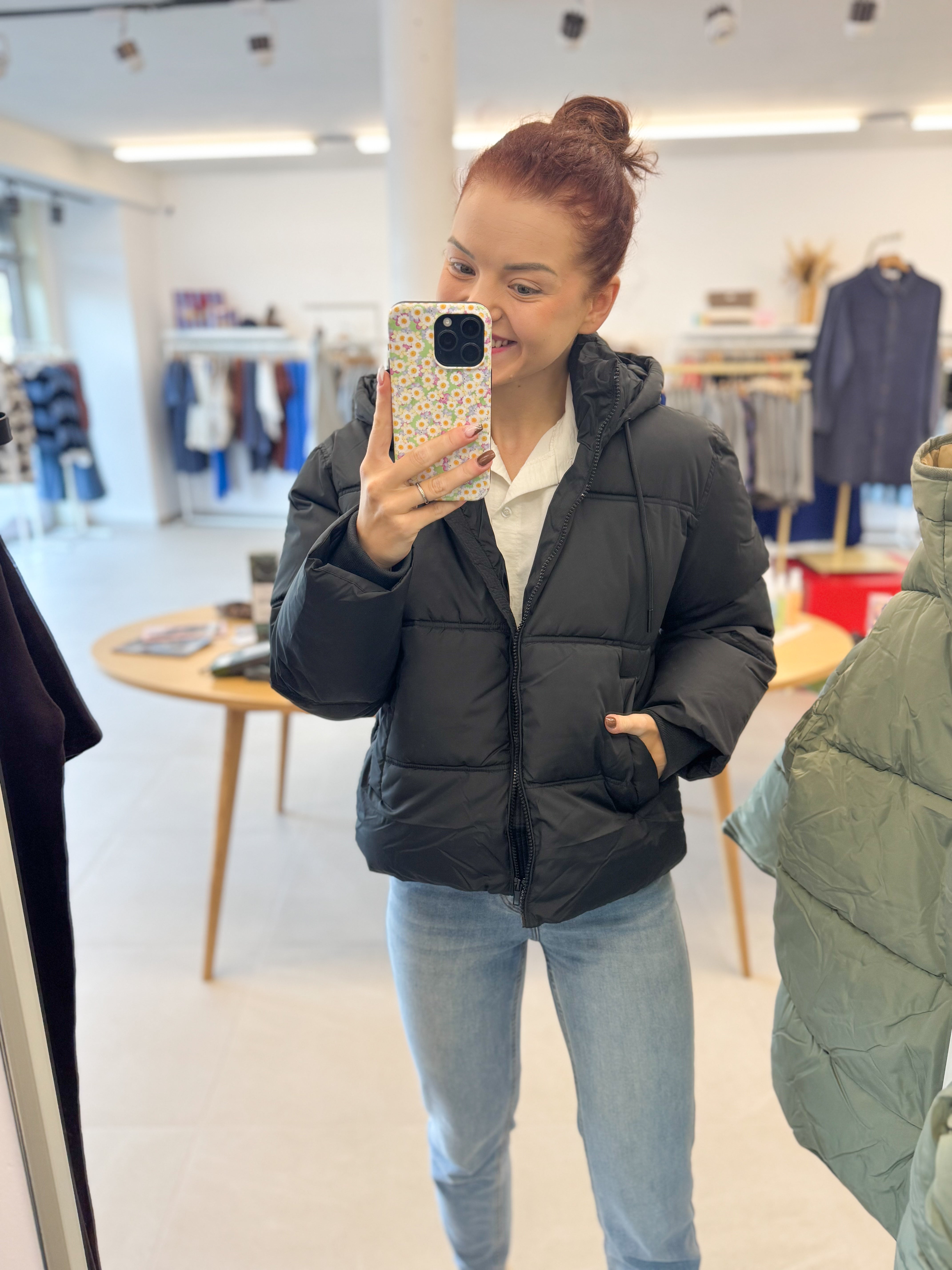 FeySZ Short Puffer Jacket - Black
