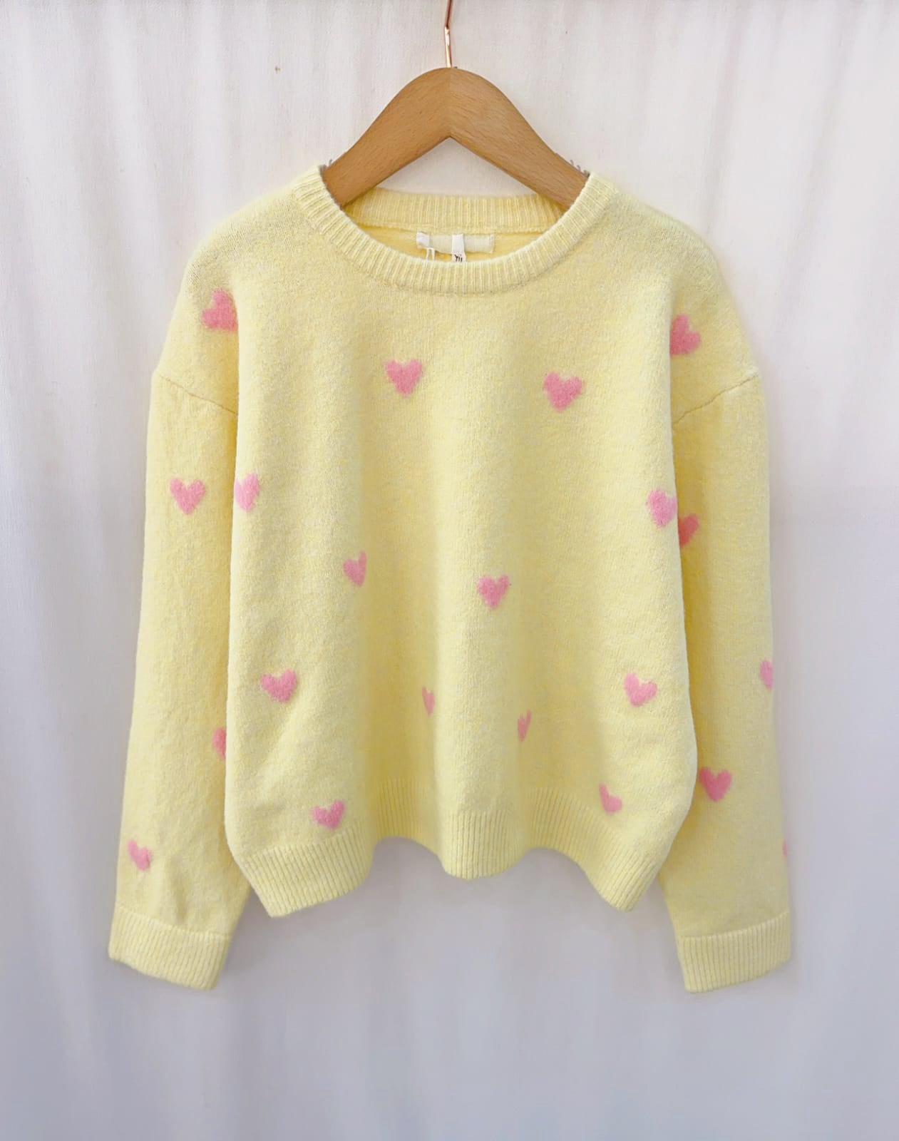 Soft yellow heart knit