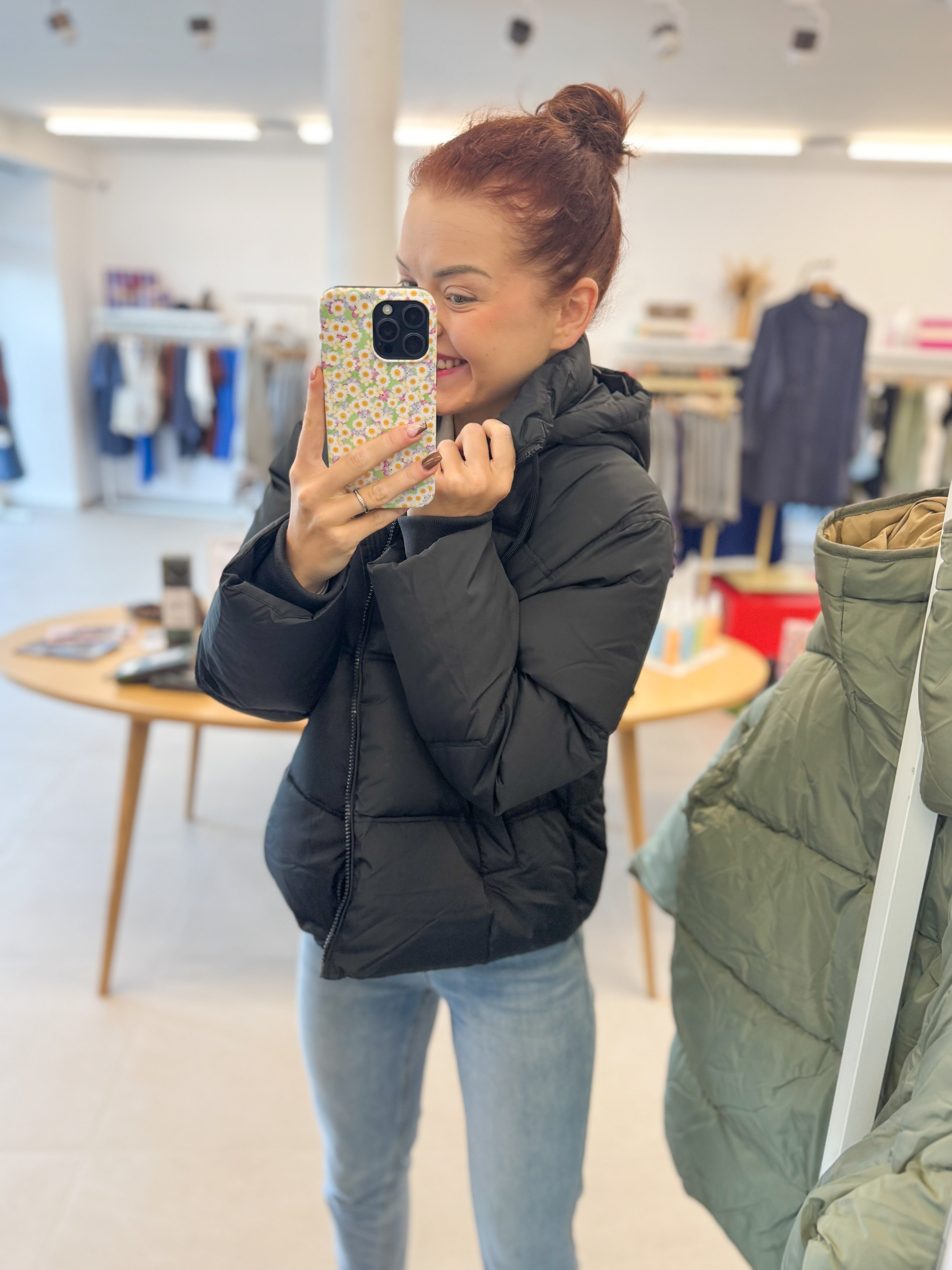 FeySZ Short Puffer Jacket - Black