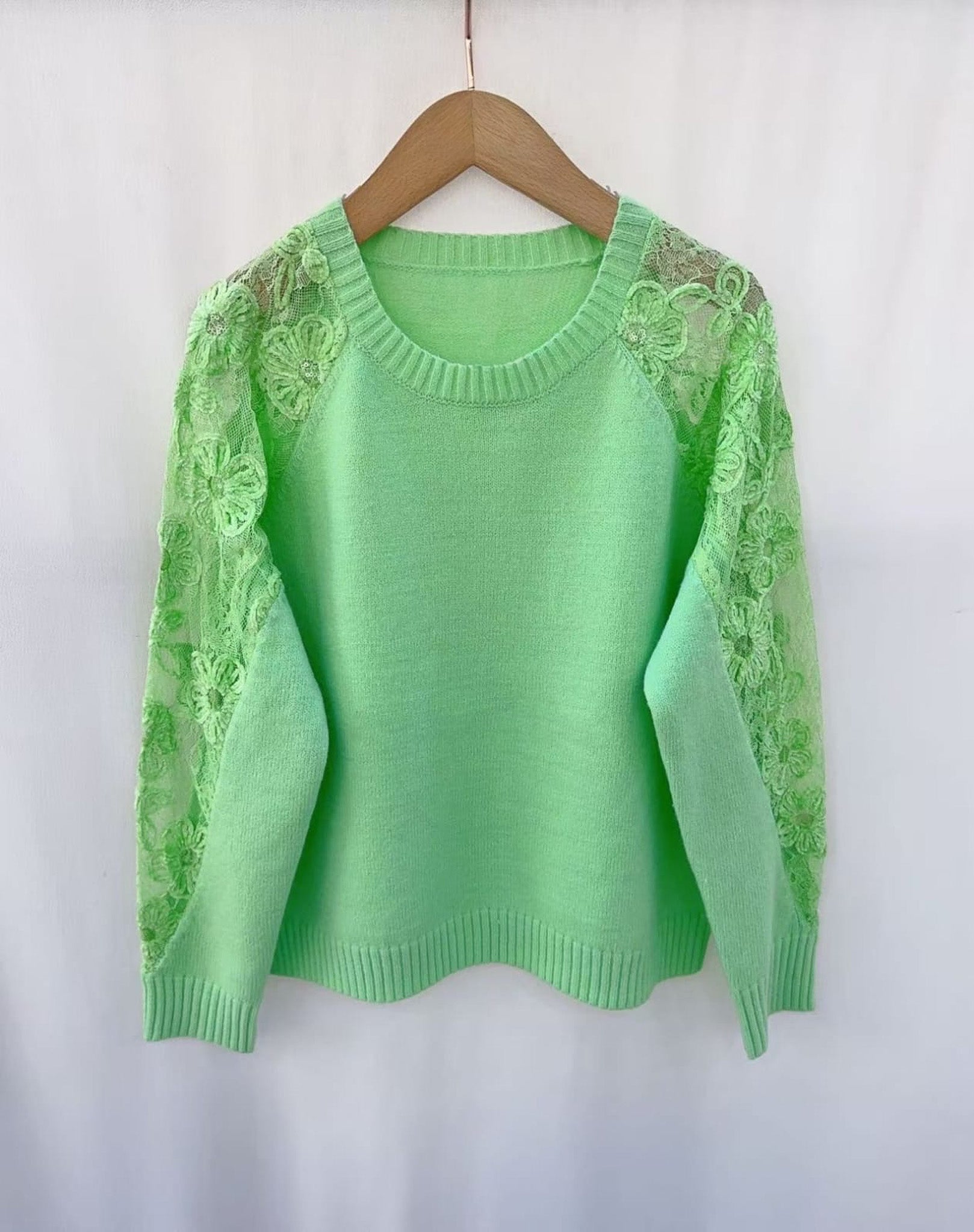 Green flower detail knit