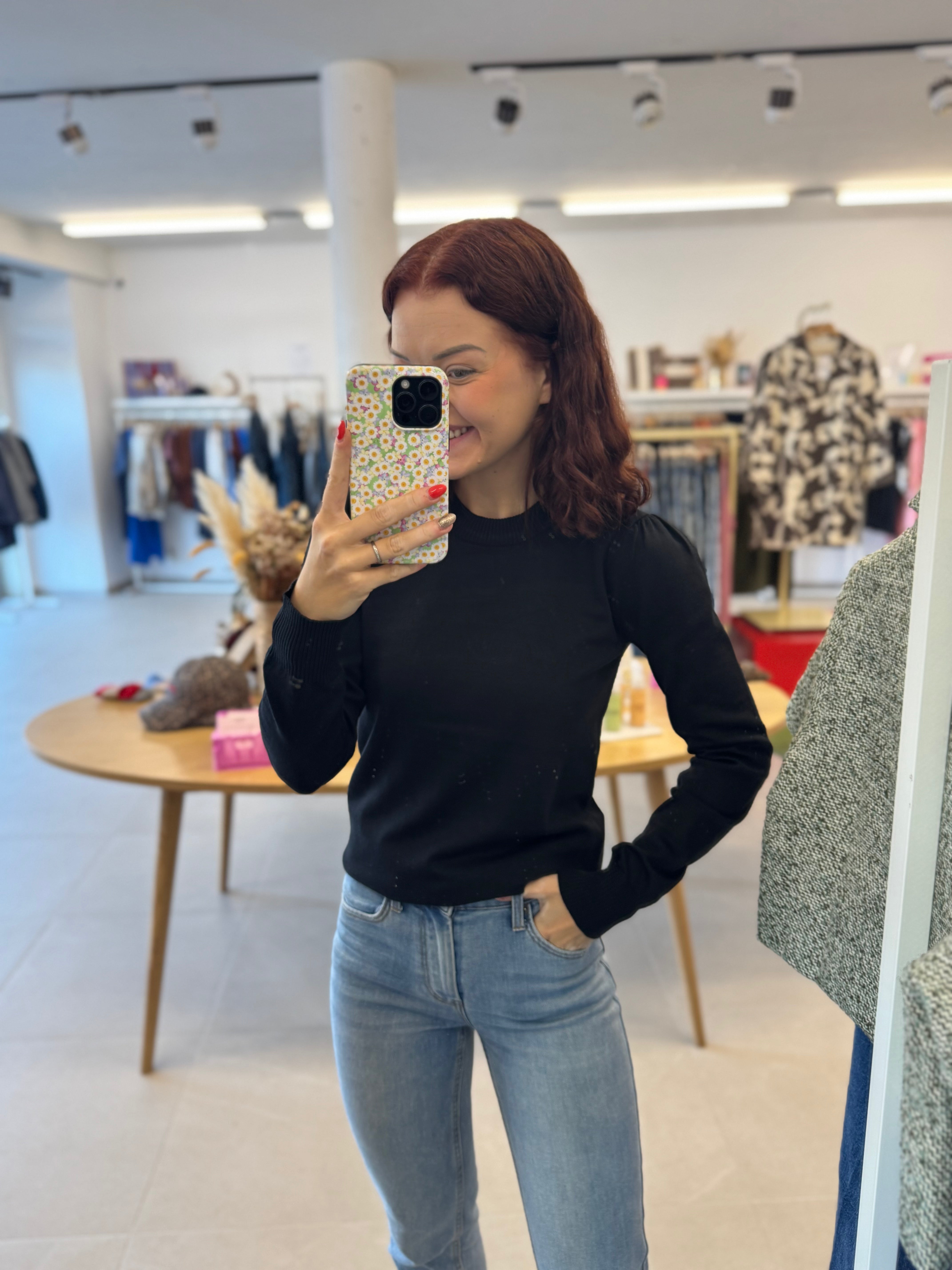 Mila SZ Pullover - black