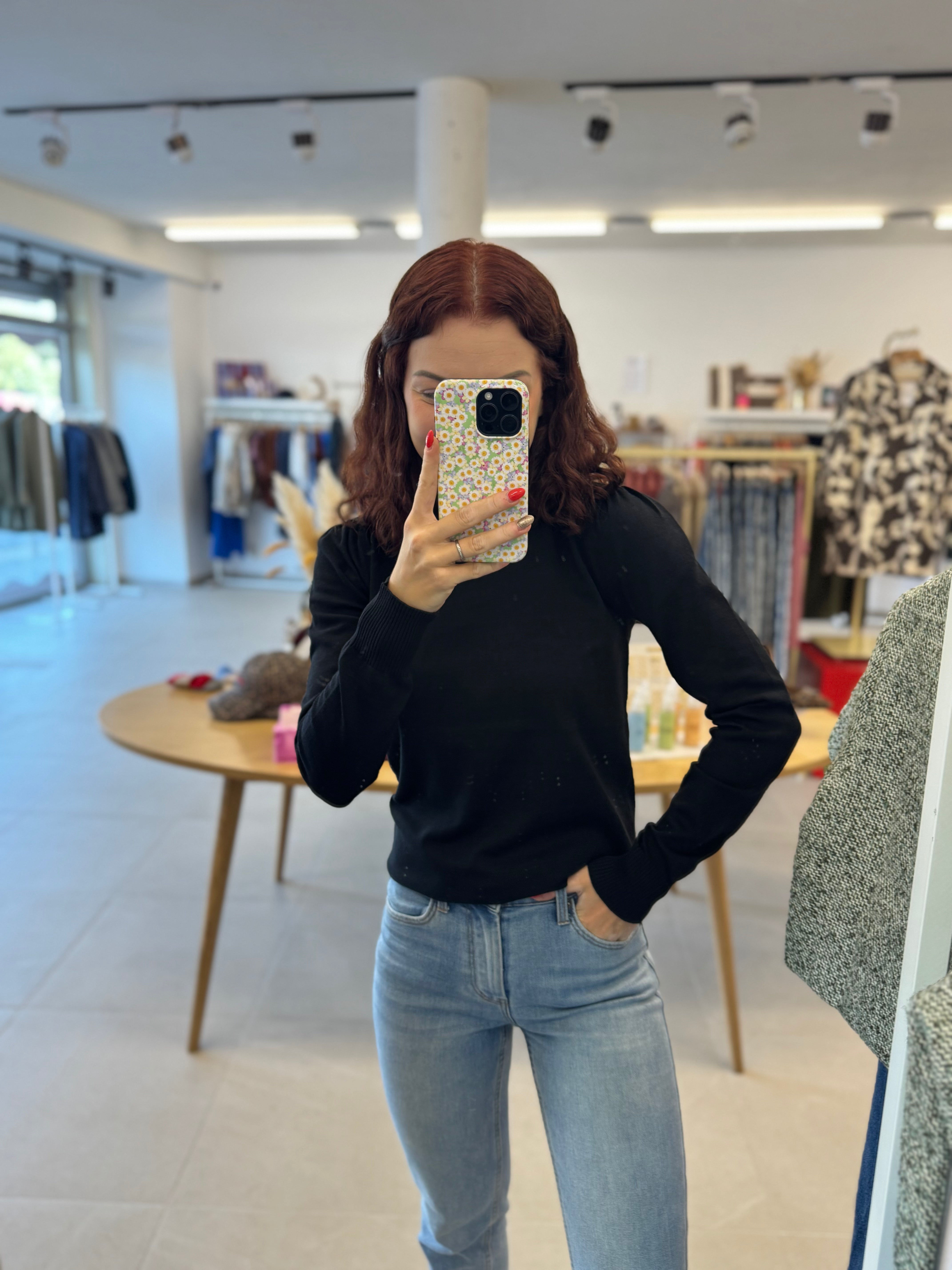 Mila SZ Pullover - black