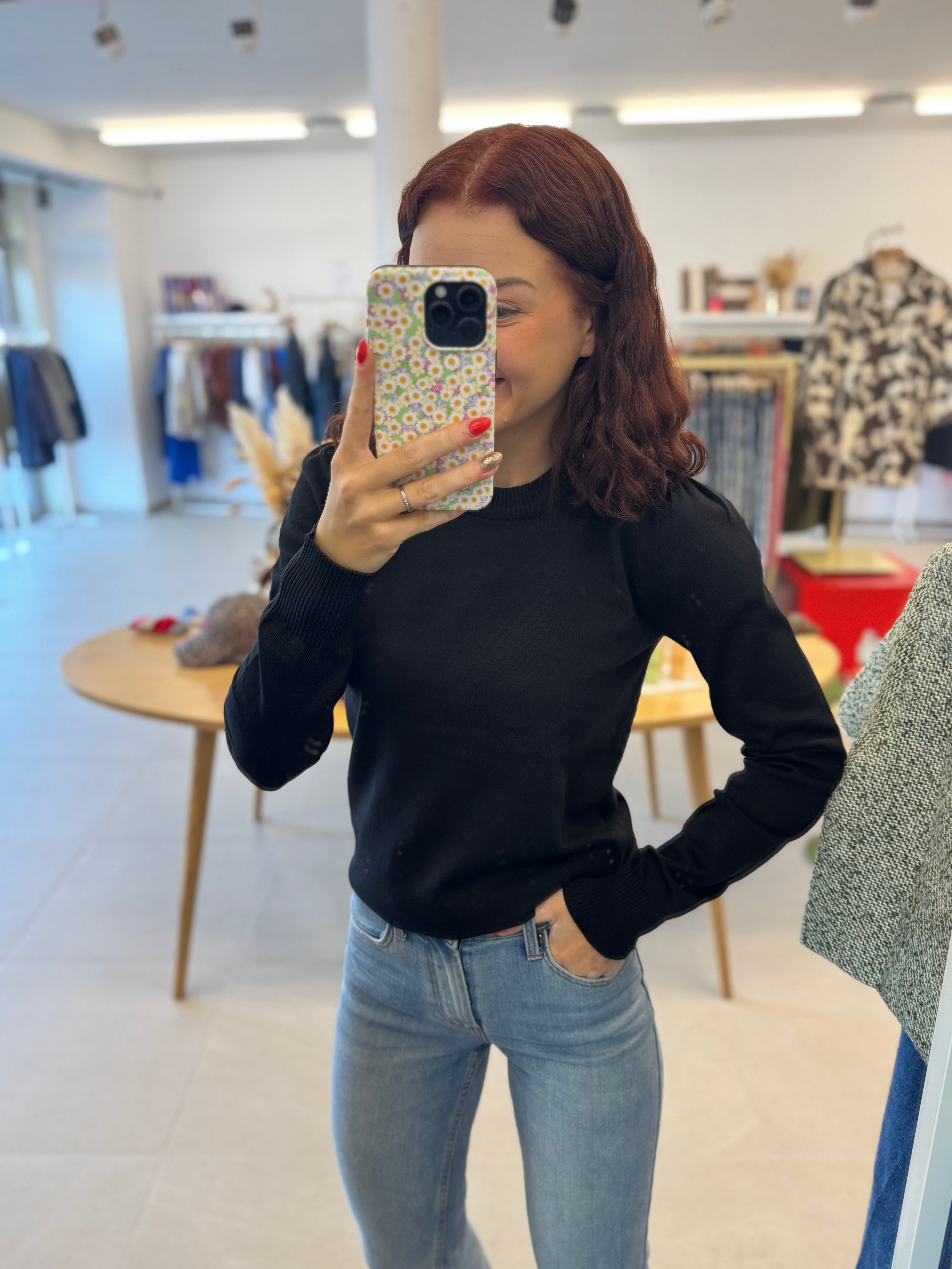 Mila SZ Pullover - black
