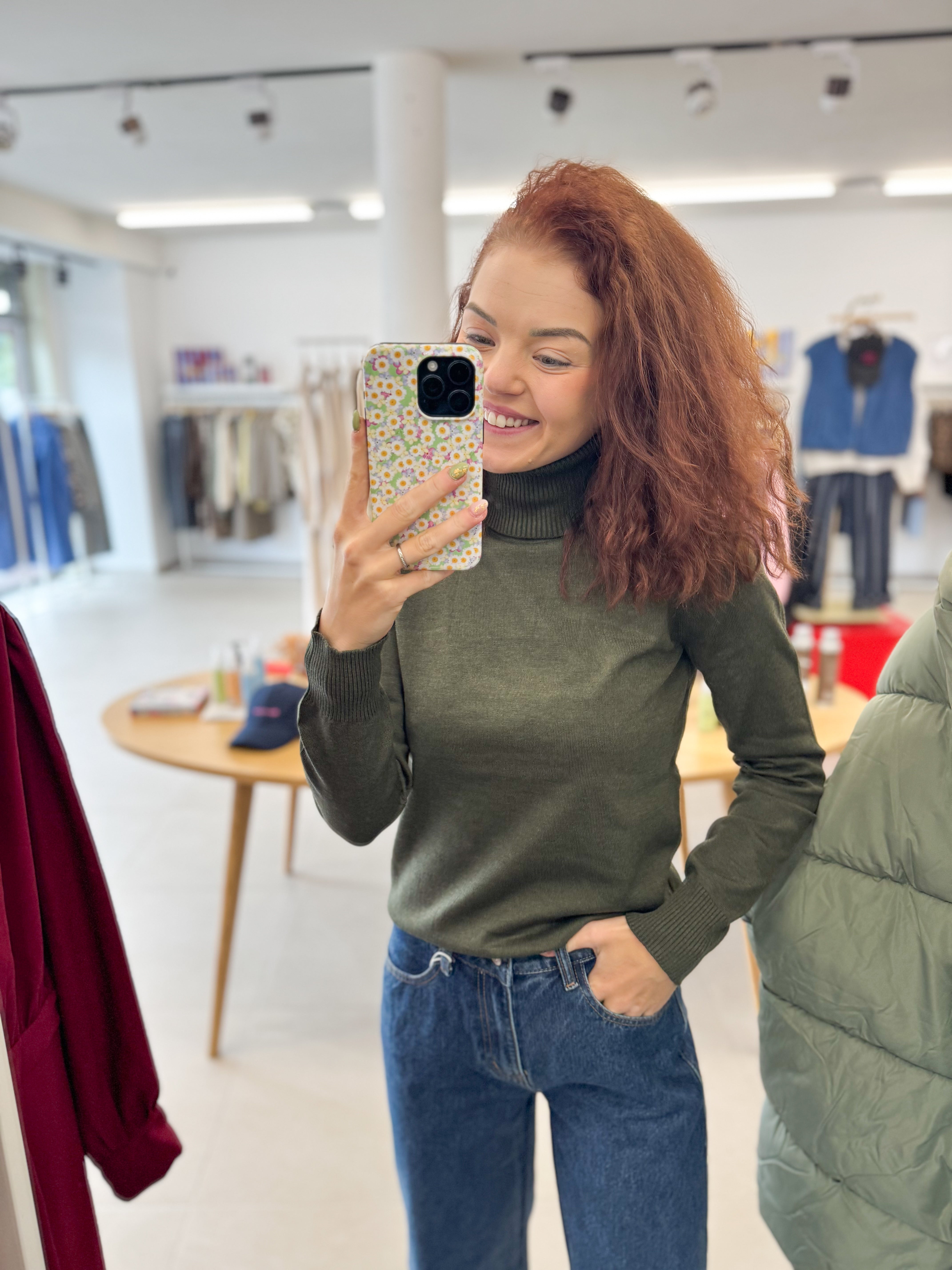 Mila SZ Rollneck Pullover - Army Green