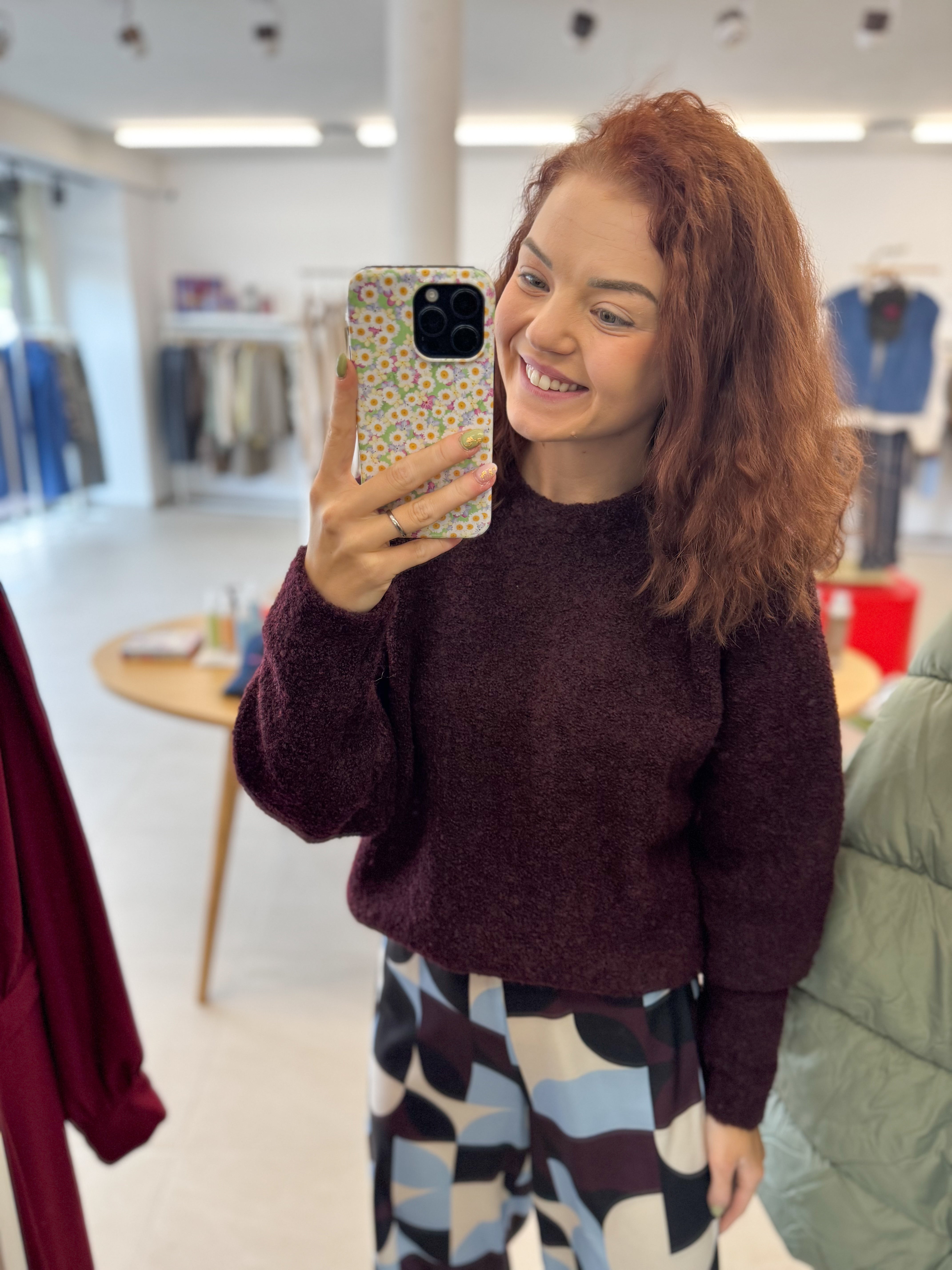 GelaSZ Raglan Pullover - Winetasting