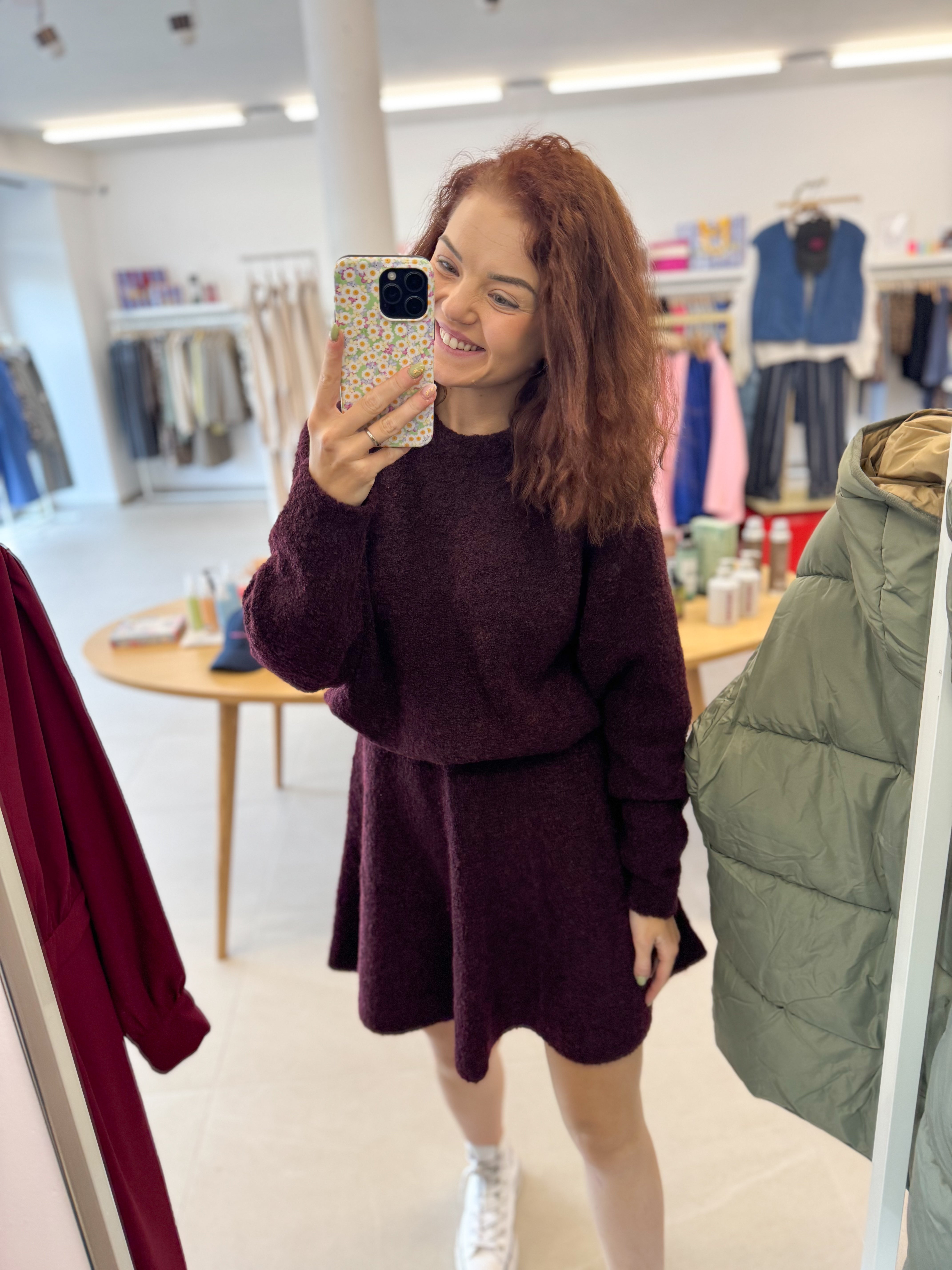 GelaSZ Raglan Pullover - Winetasting