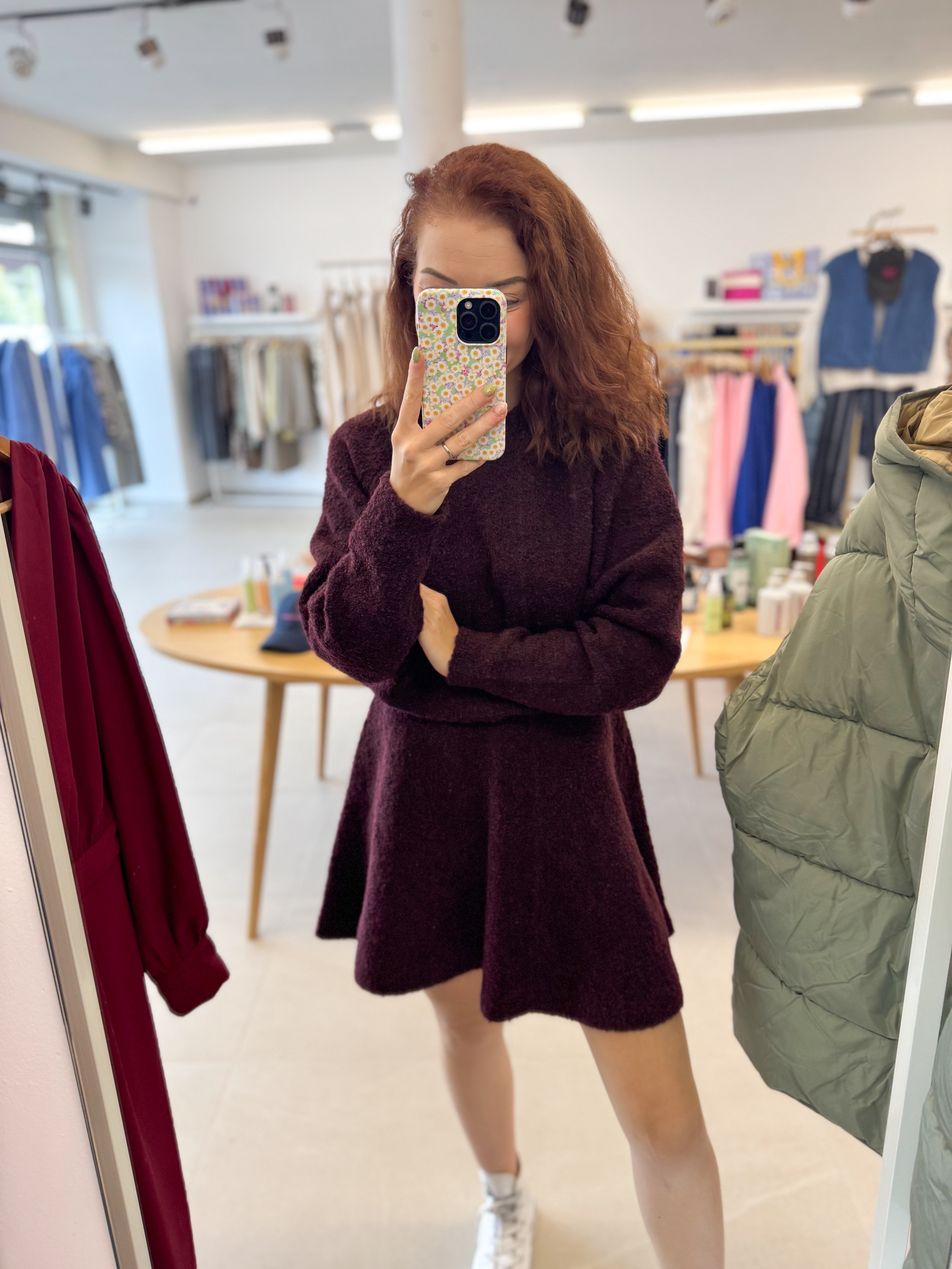 GelaSZ Raglan Pullover - Winetasting