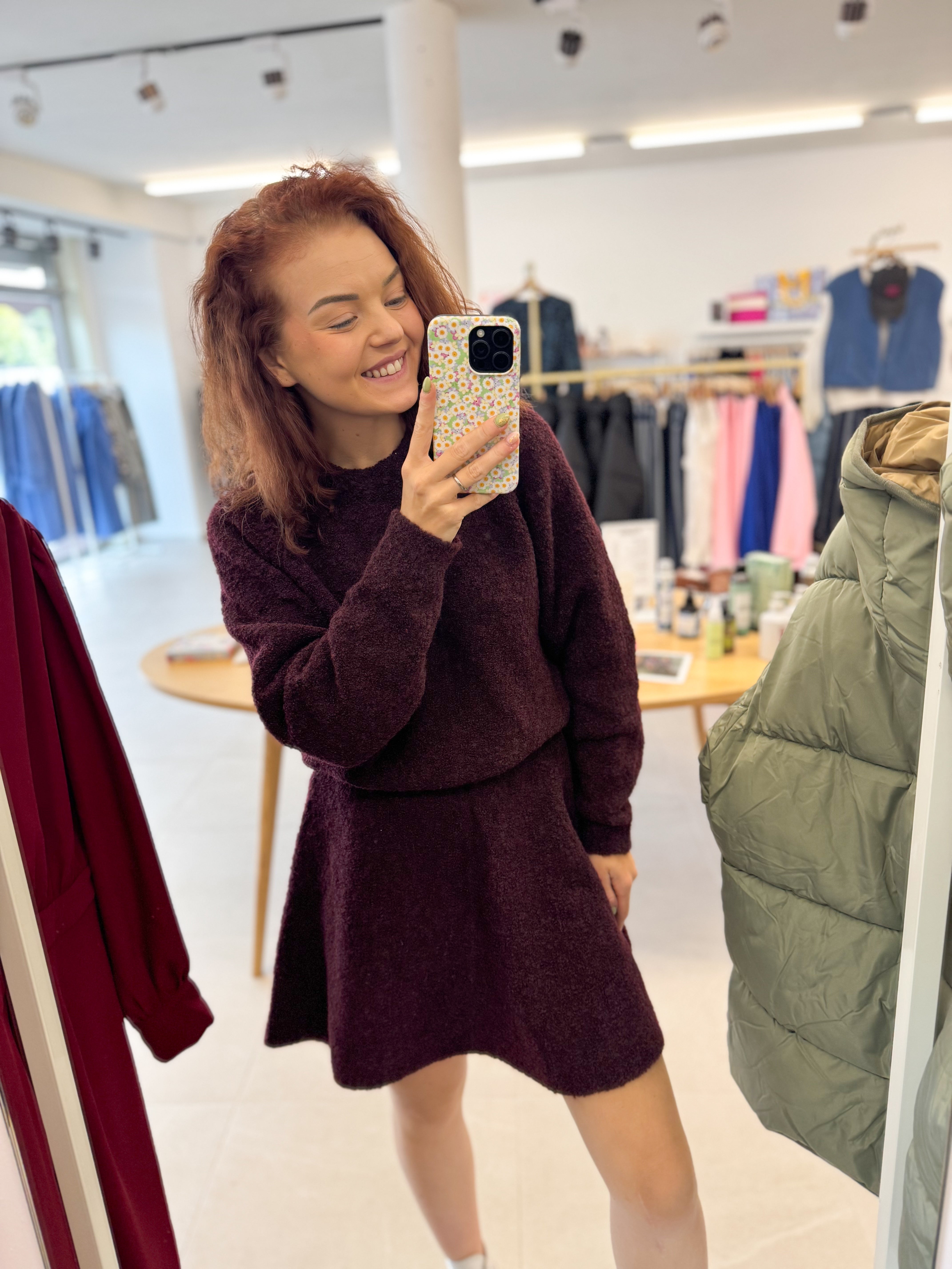 GelaSZ Raglan Pullover - Winetasting
