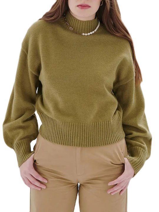 Long sleeved knitted pullover