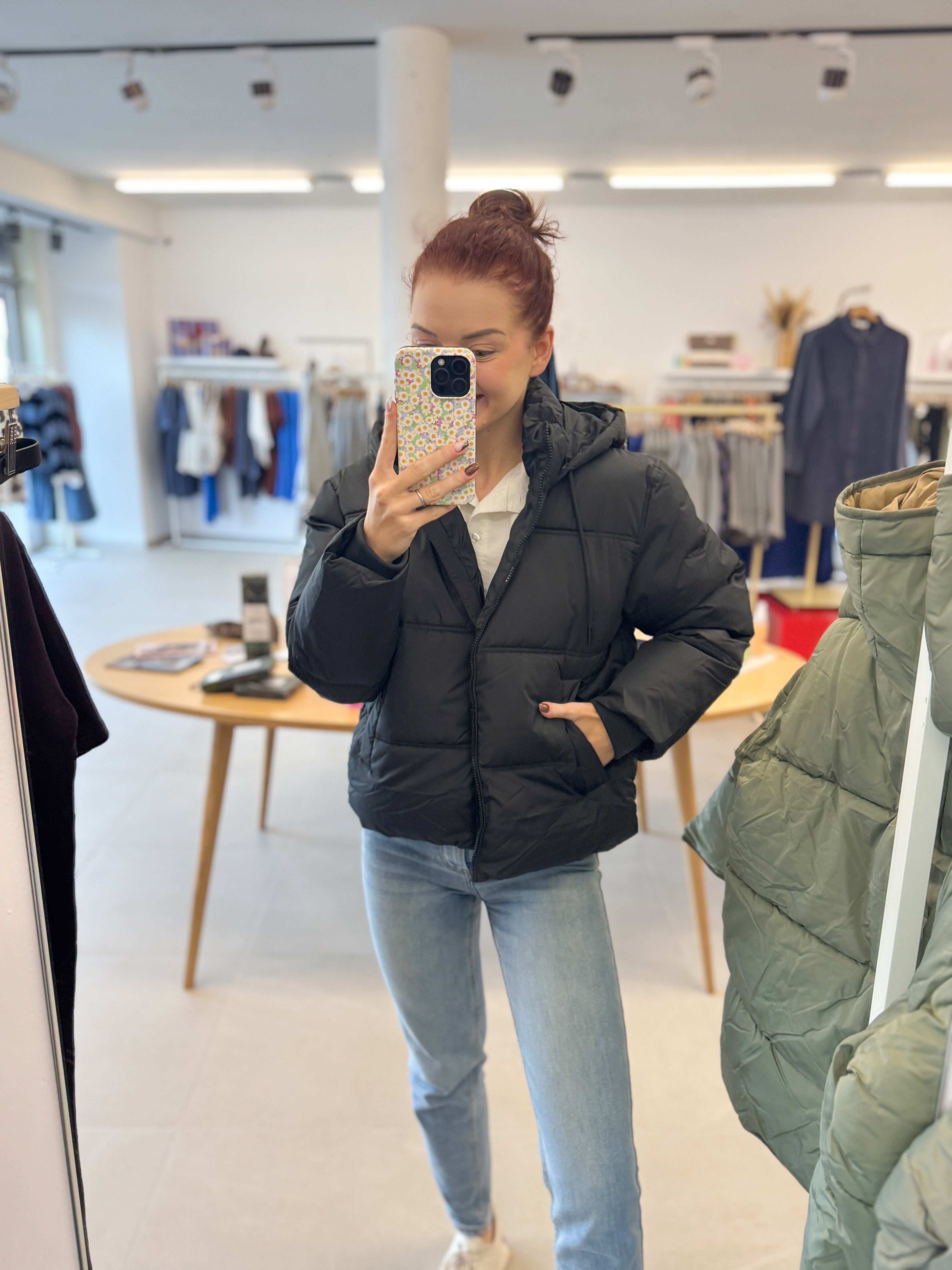 FeySZ Short Puffer Jacket - Black