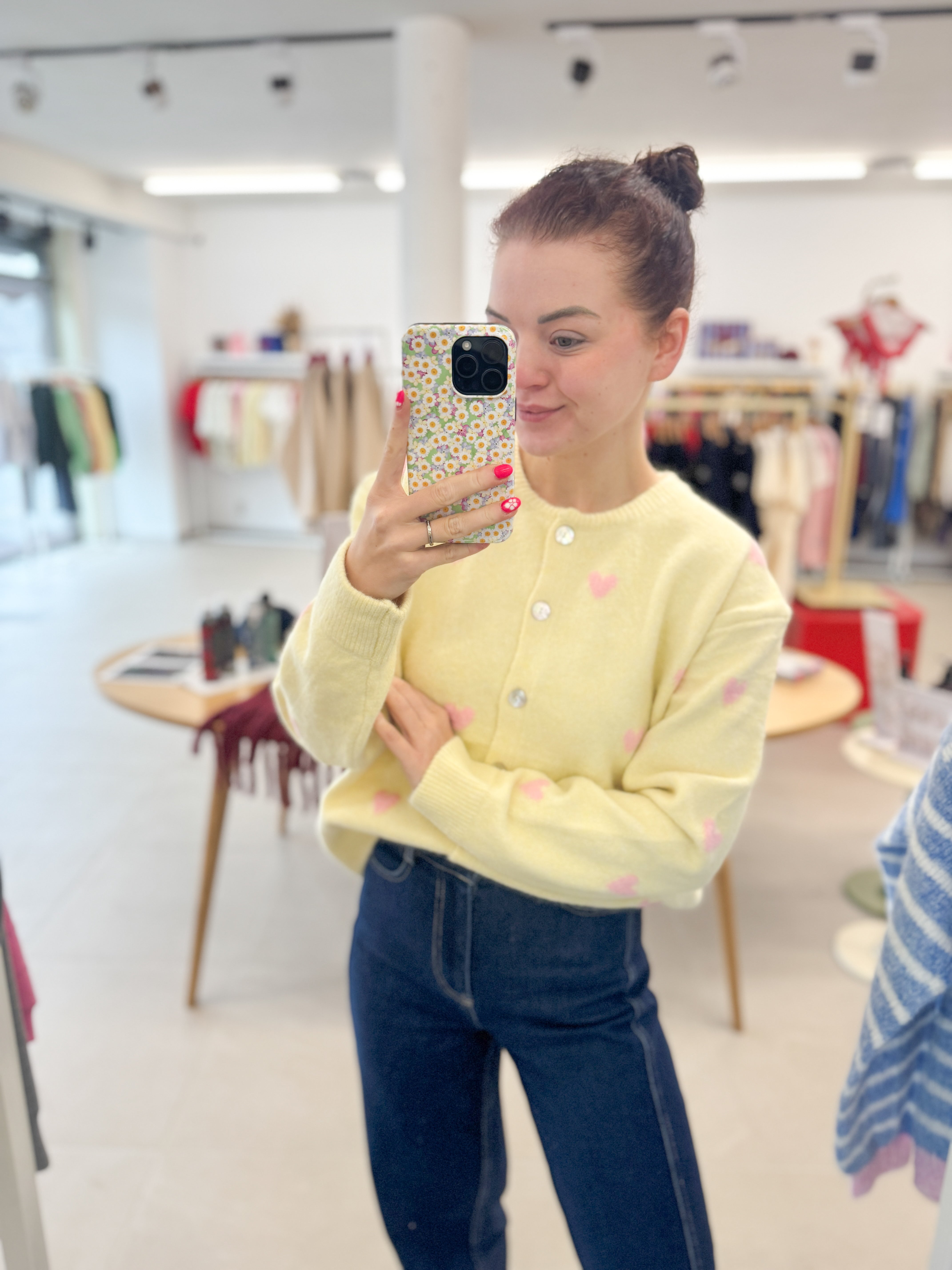 Yellow button knit - Pink hearts