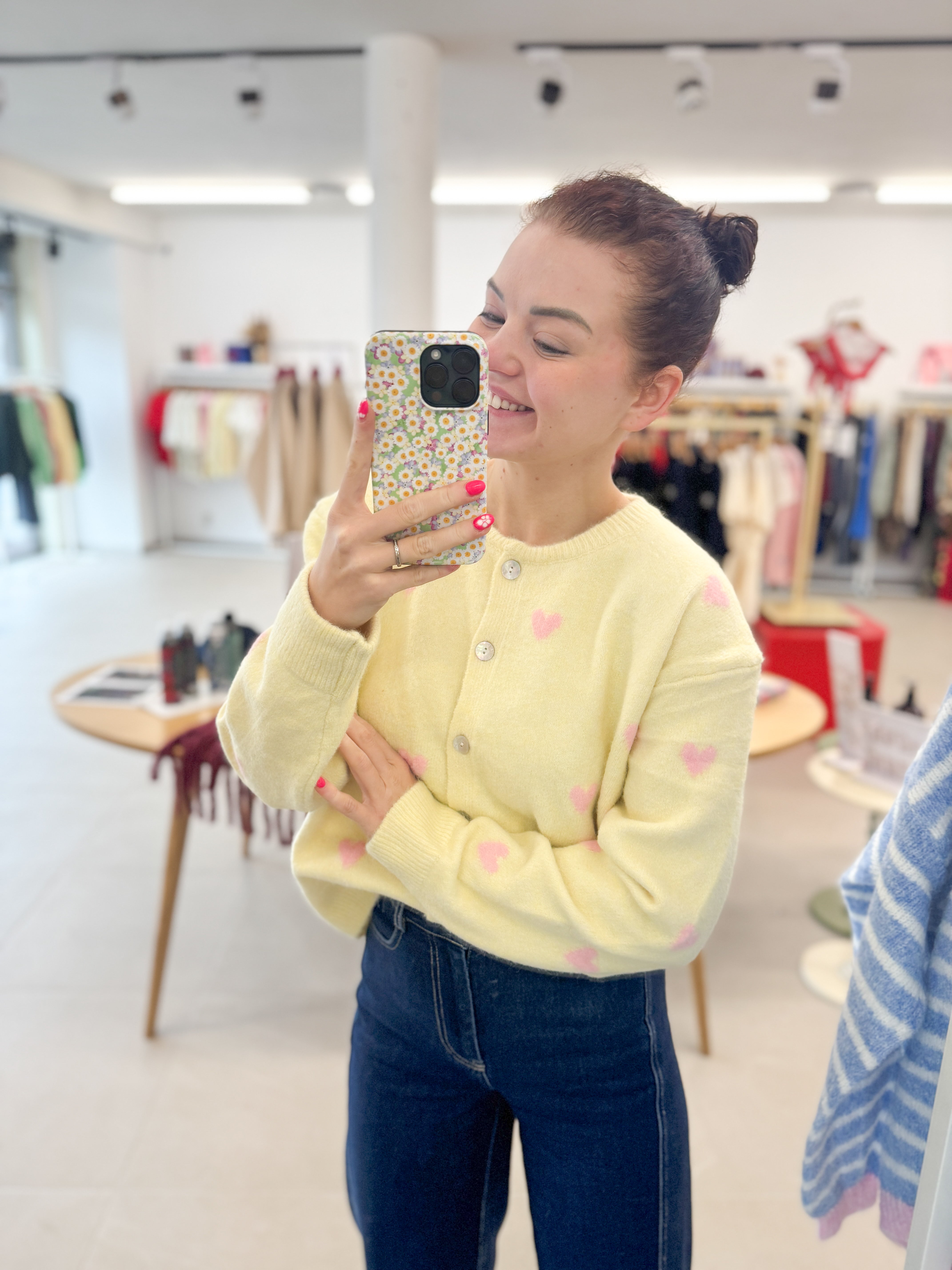 Yellow button knit - Pink hearts