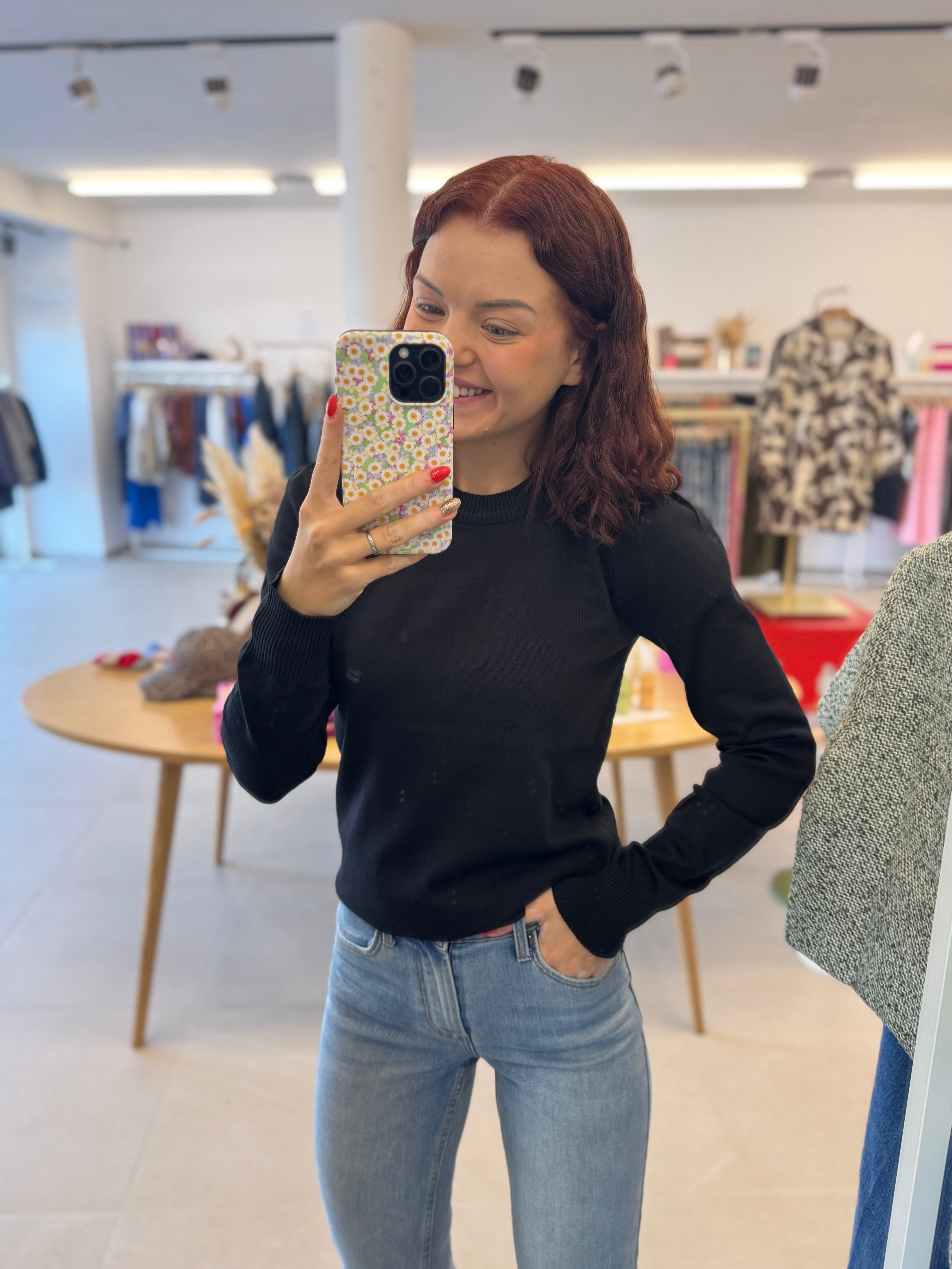 Mila SZ Pullover - black