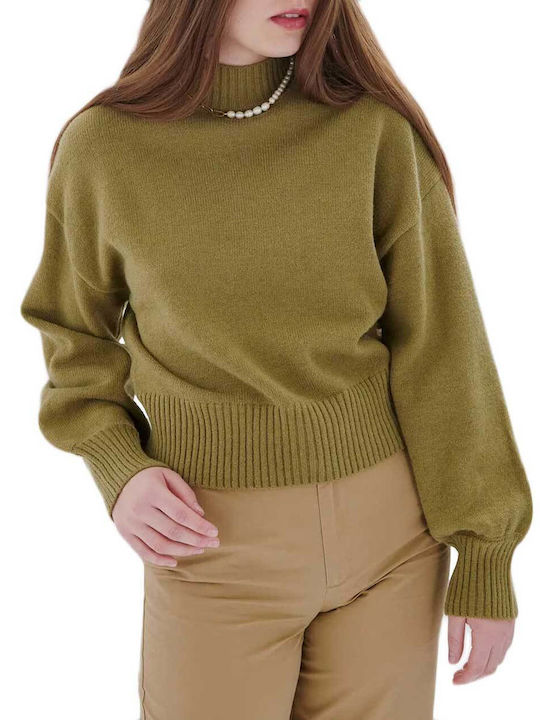 Long sleeved knitted pullover